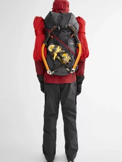 Klättermusen Multi-Day Backpacks (32-100L)|Skiing<Höner Raven